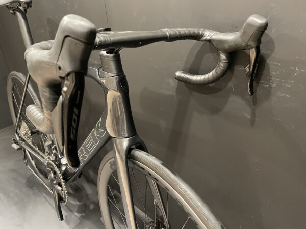 Trek Emonda SL6 Pro 105 Di2 Carbon Disc Road Bike 2023 - 58cm - Image 3