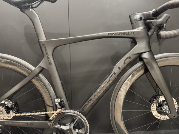 NEW Pinarello Prince Ultegra Di2 Carbon Disc Road Bike - 2023 - 490mm black - Image 10