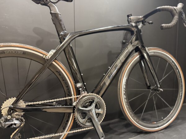Trek Madone SL6 Project One Di2 Carbon Rim Brake Road Bike - 56cm - 2019 - Image 9