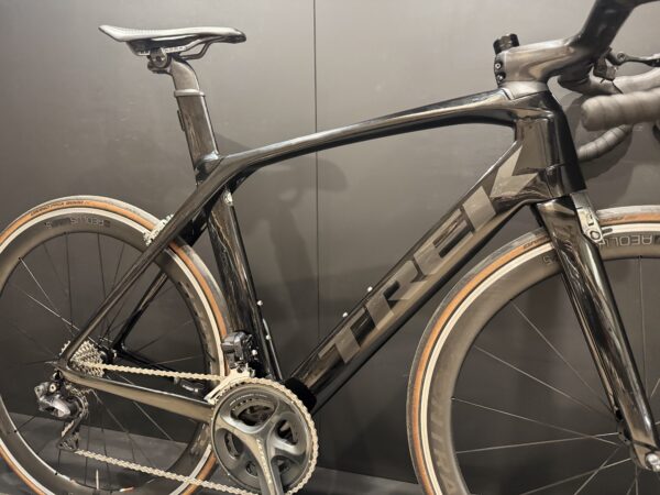 Trek Madone SL6 Project One Di2 Carbon Rim Brake Road Bike - 56cm - 2019 - Image 11