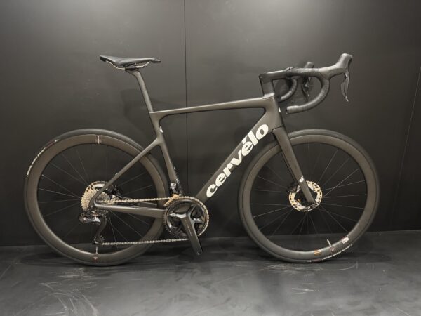 Cervelo Caledonia 5 Ultegra Di2 Carbon Disc Road Bike 2022 - 54cm