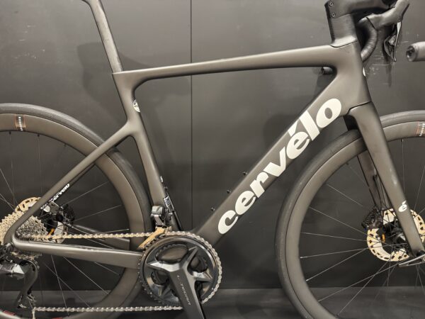 Cervelo Caledonia 5 Ultegra Di2 Carbon Disc Road Bike 2022 - 54cm - Image 10
