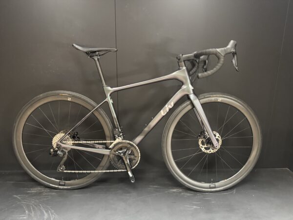 LIV Avail Advanced 1 105 Di2 Carbon Disc Road Bike 2023 - Medium