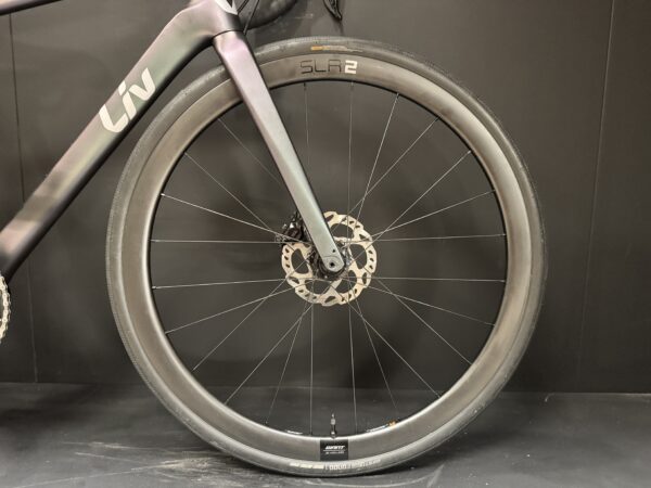 LIV Avail Advanced 1 105 Di2 Carbon Disc Road Bike 2023 - Medium - Image 3