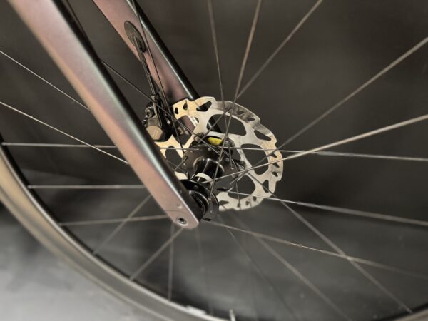 LIV Avail Advanced 1 105 Di2 Carbon Disc Road Bike 2023 - Medium - Image 4