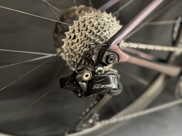 LIV Avail Advanced 1 105 Di2 Carbon Disc Road Bike 2023 - Medium - Image 7