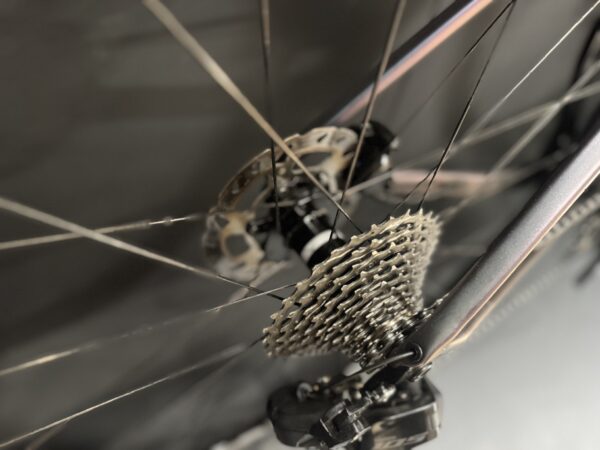 LIV Avail Advanced 1 105 Di2 Carbon Disc Road Bike 2023 - Medium - Image 8