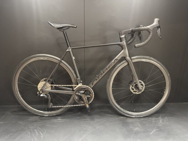 Orbea Orca M30 105 Di2 Carbon Disc Road Bike 2025 - 53cm