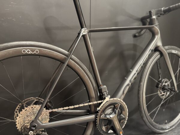 Orbea Orca M30 105 Di2 Carbon Disc Road Bike 2025 - 53cm - Image 8