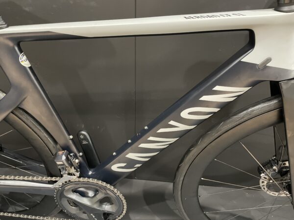 Canyon Aeroad CF SL 8 Ultegra Di2 Carbon Disc Road Bike - 2022 - Small - Image 2
