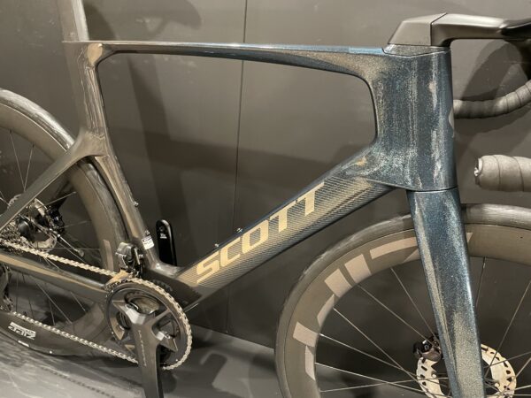 Scott Foil RC Pro Ultegra Di2 Zipp 404 FC Carbon Disc Road Bike 2023 - XL - Image 12