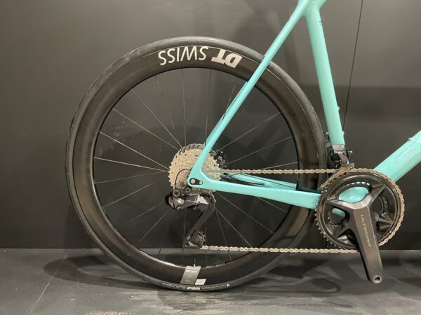 Bianchi Specialissima CV Ultegra Di2 Carbon Disc Road Bike 2022 - 61cm - Image 9