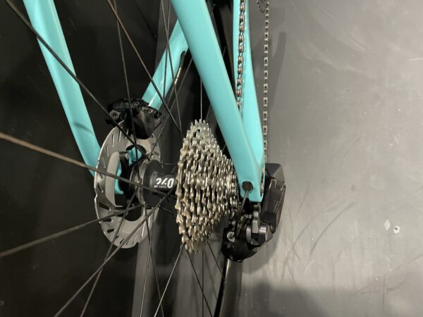 Bianchi Specialissima CV Ultegra Di2 Carbon Disc Road Bike 2022 - 61cm - Image 10