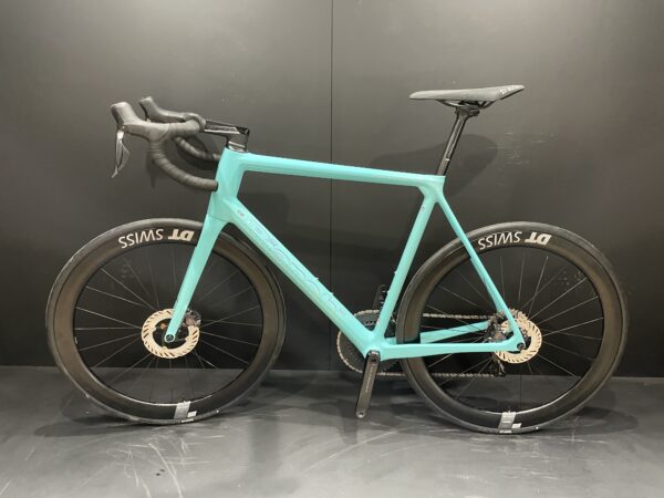 Bianchi Specialissima CV Ultegra Di2 Carbon Disc Road Bike 2022 - 61cm - Image 13