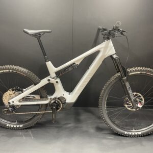 Canyon Spectral ON CF 7.0 900Wh Carbon Disc E-MTB - 2024 - Large - 75 Miles