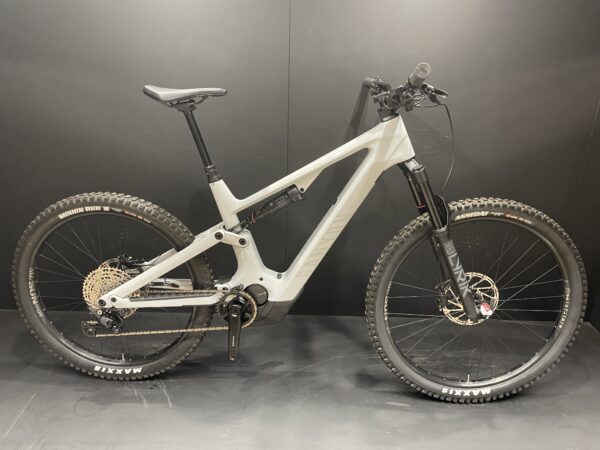 Canyon Spectral ON CF 7.0 900Wh Carbon Disc E-MTB - 2024 - Large - 75 Miles