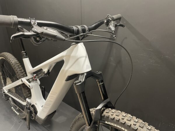 Canyon Spectral ON CF 7.0 900Wh Carbon Disc E-MTB - 2024 - Large - 75 Miles - Image 5