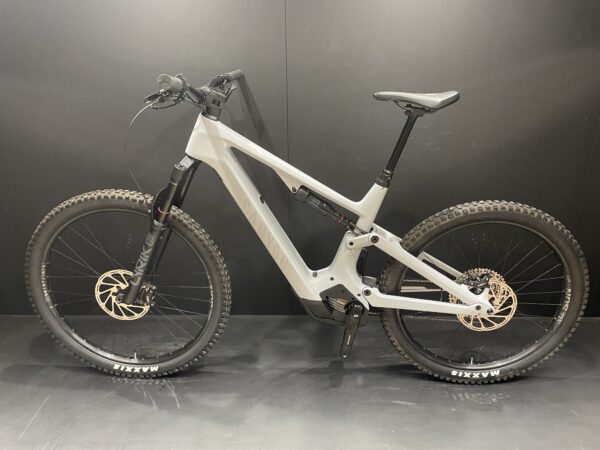 Canyon Spectral ON CF 7.0 900Wh Carbon Disc E-MTB - 2024 - Large - 75 Miles - Image 15