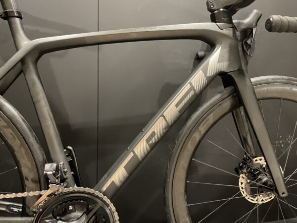 Trek Emonda SLR 7 Di2 Project One Carbon Disc Road Bike 2022 - 54cm - Image 6
