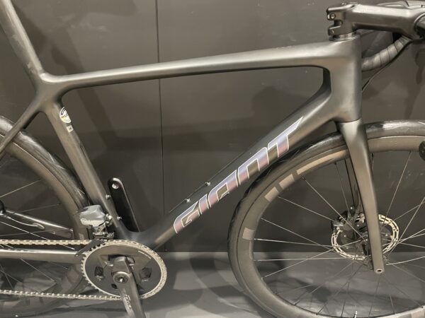 Giant TCR Advanced SL Force AXS & P/M Carbon Disc Road Bike 2022 - Medium - Image 2