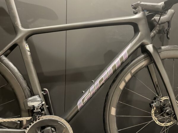 Giant TCR Advanced SL Force AXS & P/M Carbon Disc Road Bike 2022 - Medium - Image 6