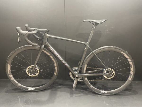Giant TCR Advanced SL Force AXS & P/M Carbon Disc Road Bike 2022 - Medium - Image 12