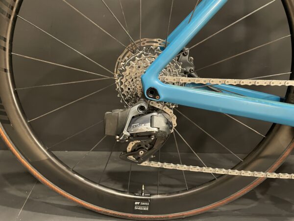BMC TimeMachine R01 SRAM Force AXS Carbon Disc Road Bike 2021 - 56cm - Image 8
