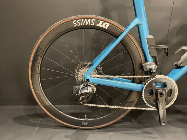 BMC TimeMachine R01 SRAM Force AXS Carbon Disc Road Bike 2021 - 56cm - Image 9
