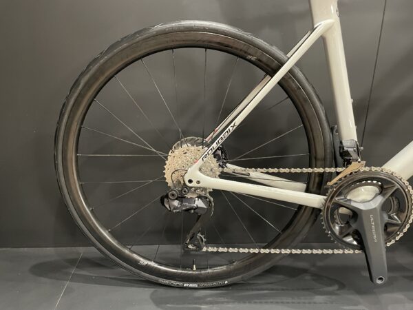 S-Works Roubaix Ultegra Di2 Carbon Disc Road Bike 2020 - 58cm - Image 9