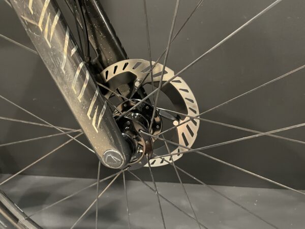 Canyon Ultimate CFR Dura-Ace Di2 ENVE Carbon Disc Road Bike 2025 - Medium - 6.9Kg - Image 5