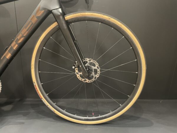 Trek Domane SL5 105 Gen 3 Disc Carbon Road Bike 2022 - 50cm - Image 4