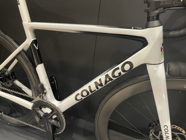 Ex-Display Colnago V3 105 Di2 Carbon Disc Road Bike 2023 - 48s - Image 12