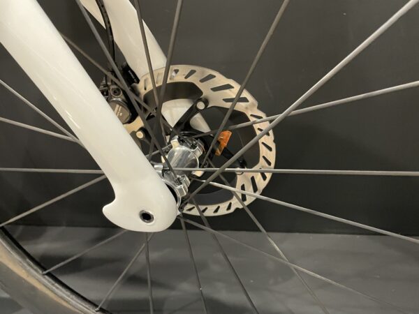Pinarello Dogma F Dura-Ace Di2 Carbon Disc Road Bike 2023 - 54cm - Image 5