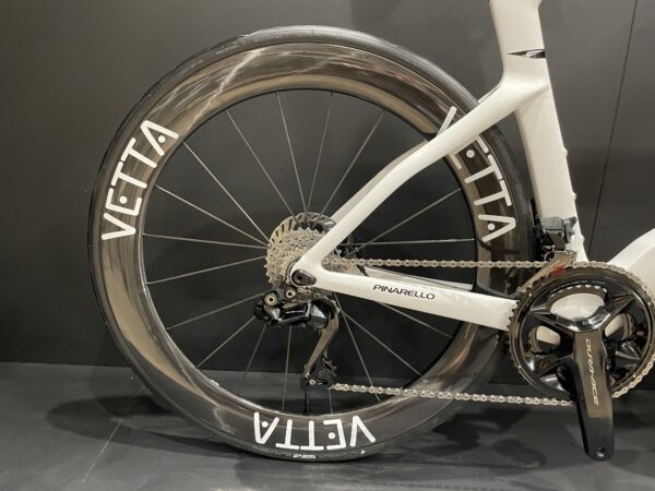 Pinarello Dogma F Dura-Ace Di2 Carbon Disc Road Bike 2023 - 54cm - Image 9
