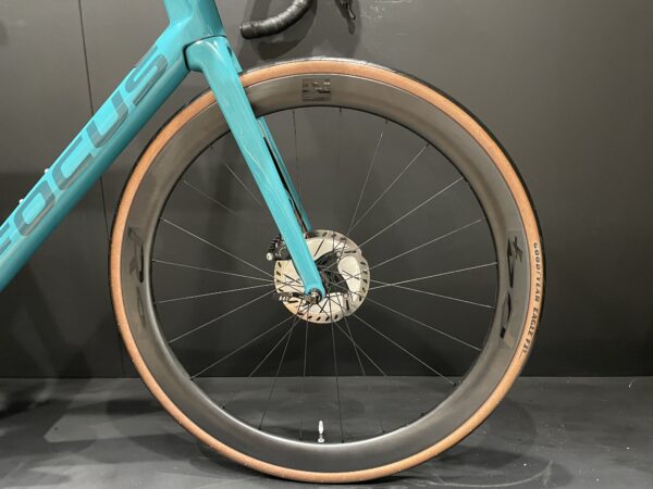 Focus Izalco Max 8.9 Ultegra Carbon Disc Road Bike 2022 - Large - Image 4