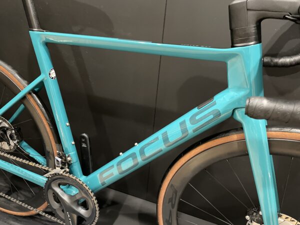 Focus Izalco Max 8.9 Ultegra Carbon Disc Road Bike 2022 - Large - Image 12