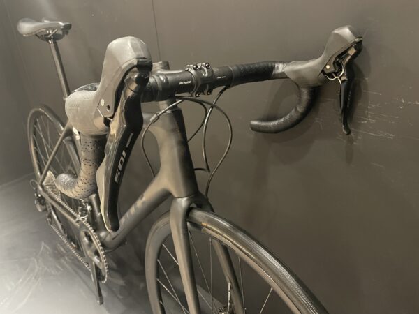 Giant TCR Advanced 2 105 Carbon Disc Road Bike 2021 - M/L - Image 3