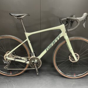 Giant Revolt Advanced 2 GRX Carbon Disc Gravel Bike - 2021 - M/L