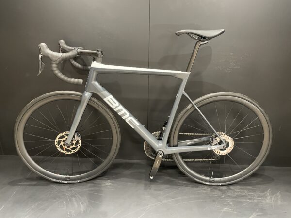 BMC Teammachine SLR01 Di2 Carbon Disc Road Bike 2020 - 58cm - Image 11