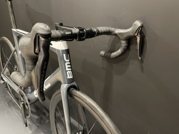 BMC Teammachine SLR01 Di2 Carbon Disc Road Bike 2020 - 58cm - Image 12