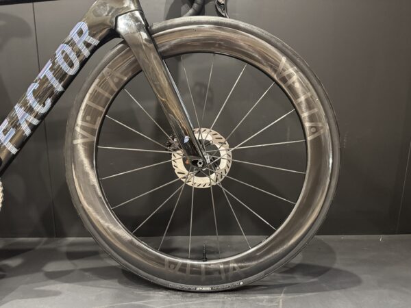 Factor Ostro VAM Shimano Ultegra Di2 Carbon Disc Road Bike 2021 - 52cm - Image 3