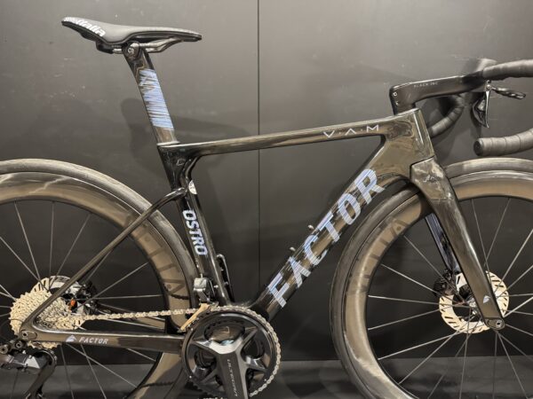 Factor Ostro VAM Shimano Ultegra Di2 Carbon Disc Road Bike 2021 - 52cm - Image 10