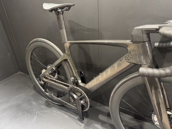 Scott Foil RC10 Shimano Ultegra Di2 Carbon Disc Road Bike 2023 - XX-Small - Image 11