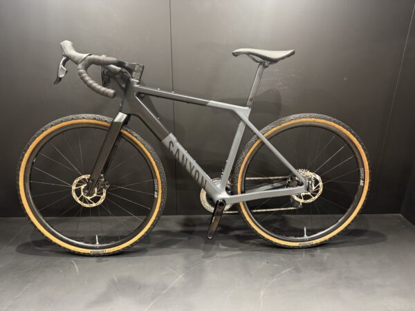Canyon Grail CF SLX 8 SRAM AXS Carbon Disc Gravel Bike 2024 - Small - Image 13