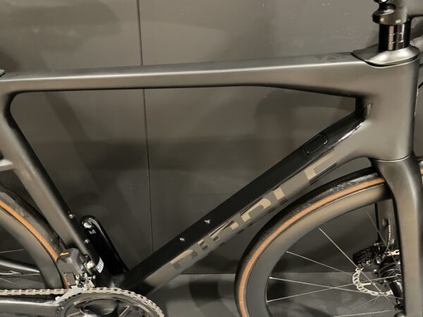 Ribble Endurance SLR 105 Di2 Carbon Disc Road Bike 2024 - Medium - Image 2