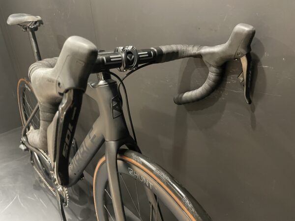 Ribble Endurance SLR 105 Di2 Carbon Disc Road Bike 2024 - Medium - Image 3