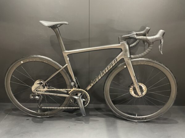 Specialized Tarmac SL8 Expert Di2 Carbon Disc Road Bike 2024 - 54cm