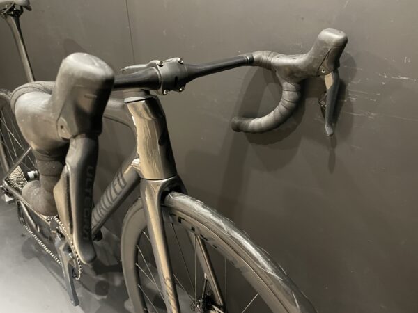 Specialized Tarmac SL8 Expert Di2 Carbon Disc Road Bike 2024 - 54cm - Image 3