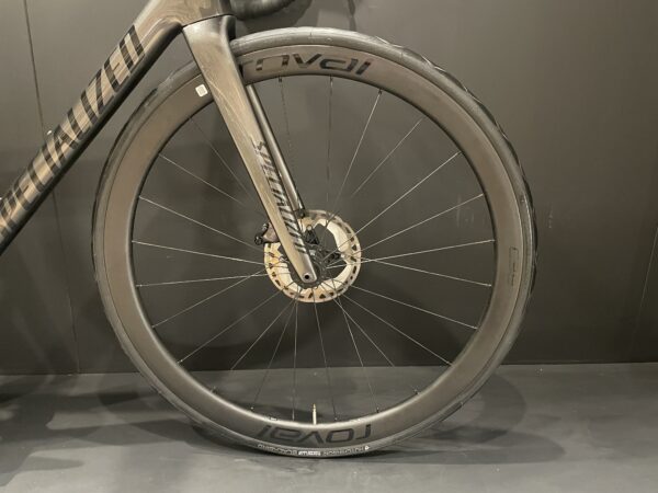 Specialized Tarmac SL8 Expert Di2 Carbon Disc Road Bike 2024 - 54cm - Image 4