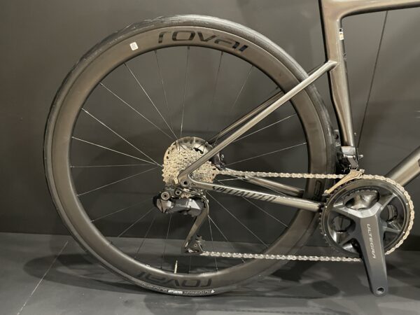 Specialized Tarmac SL8 Expert Di2 Carbon Disc Road Bike 2024 - 54cm - Image 9